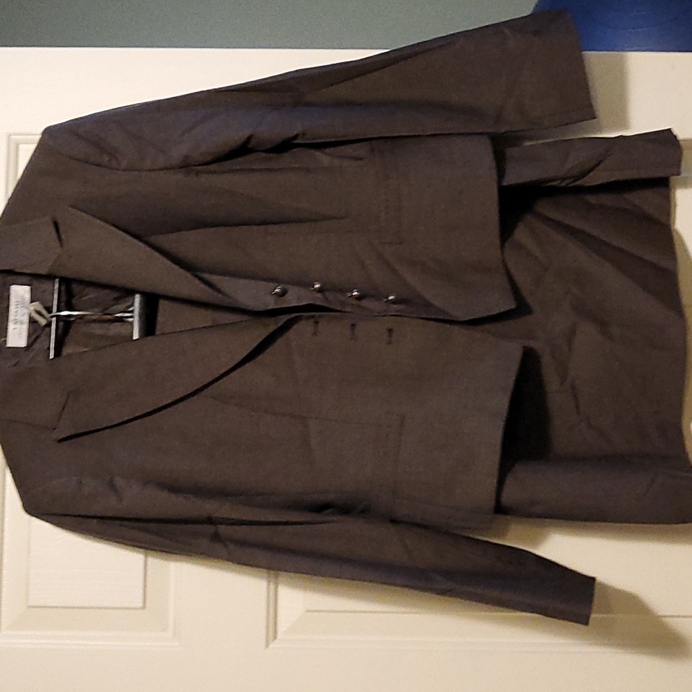 Tahari skirt set
